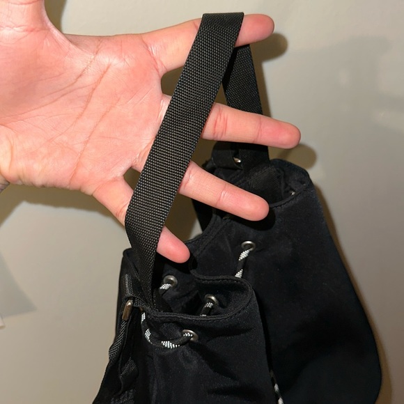 ❌SOLD ❌ Lululemon bucket bag - Picture 7 of 10